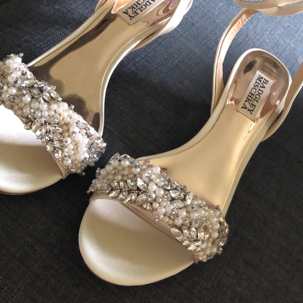 New! Never worn Badgley Mischka heels